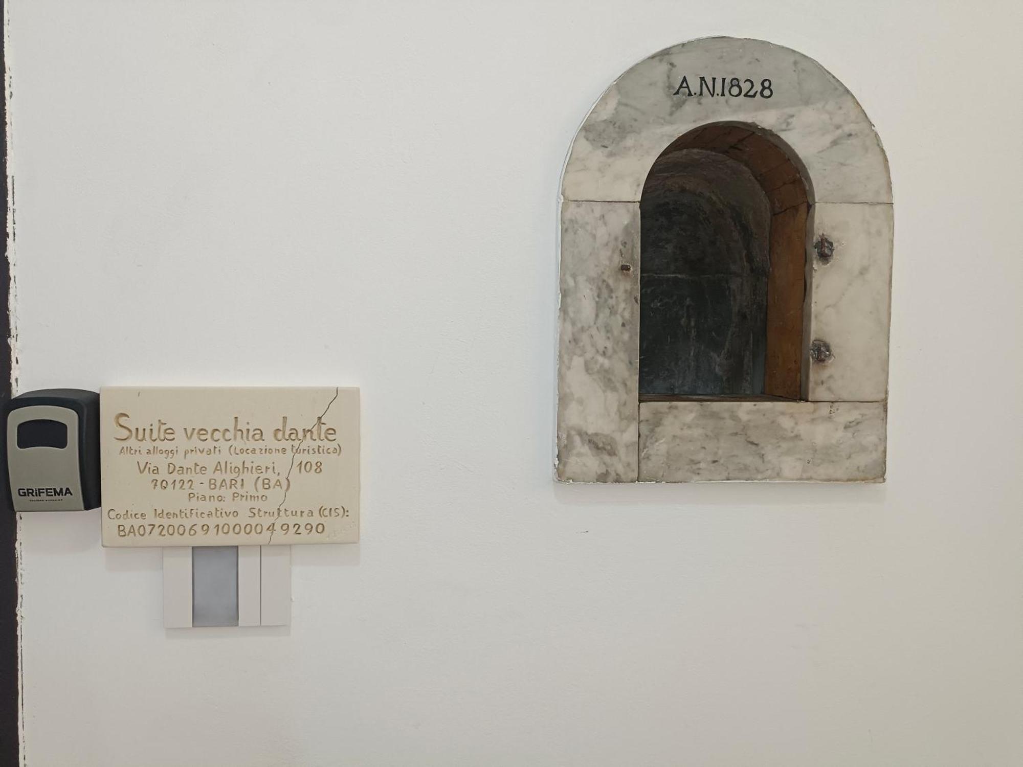 Suite Vecchia Dante Bari Extérieur photo
